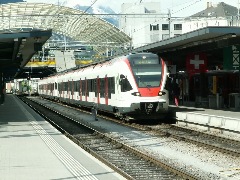 Neben dem Churer Bahnhofsfest wurde gleichzeitig auch  150 Jahre Rheintallinie gefeiert.Hierfr stand der JUBI REX fr
 Schnupperfahrten  auf der Rheintalstrecke bereit.
Chur 25.05.08