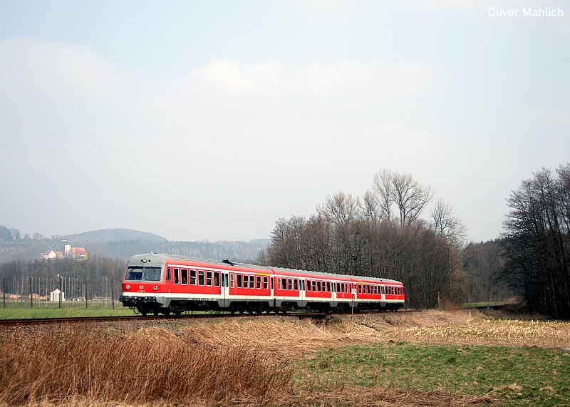 Nebenbahn: Der einzige in Nrnberg verbliebene Vorserientriebzug 614 003/004 am 14. Mrz 2007 zwischen Hedersdorf und Endbahnhof Simmelsdorf-Httenbach.