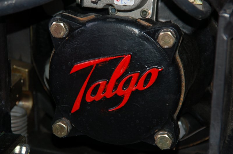 Nettes Detail eines aufgearbeiteten Laufgestells eines Talgo-Wagens. Gesehen auf der Innotrans 2008 am 26.09.2008 in Berlin.