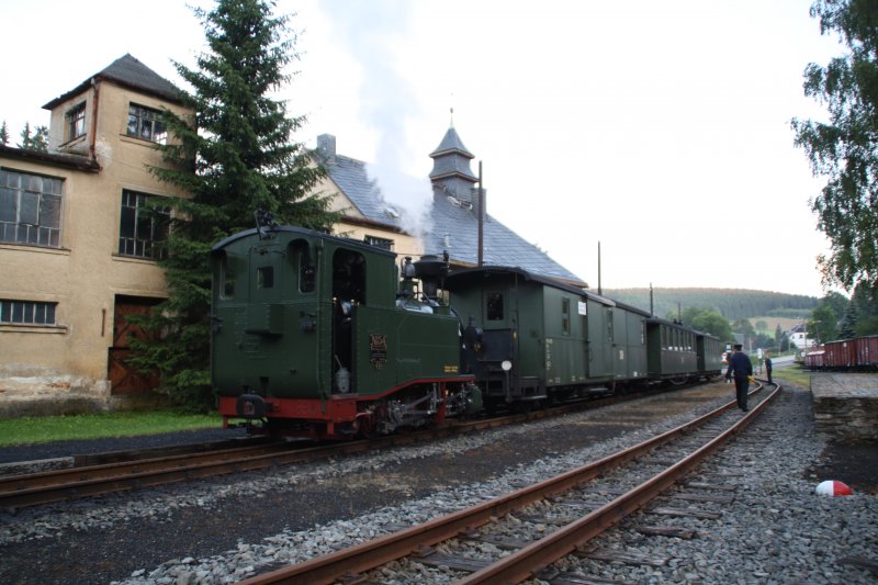 Neubau IK 54 ist am Abend des 15.07.09 nach erfolgter Bremsprobe im Bahnhof Schlssel abfahrtbereit. 