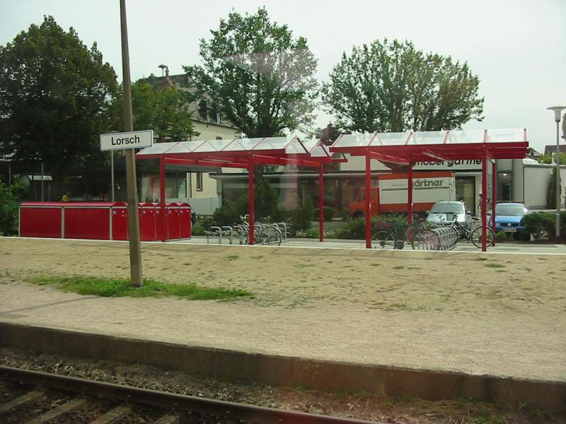 Neue Fahrradstnder im Lorscher Bahnhof.