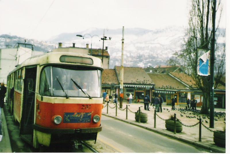 NEUE KATEGORIE BOSNIEN-HERZEGOWINA/STRASSENBAHN/SARAJEVO
Tatra-Bahn in Sarajevo.
Typ K2YU-Tw 286 (Stromabnehmer hinten)
Aufgenommen im Mrz 2004