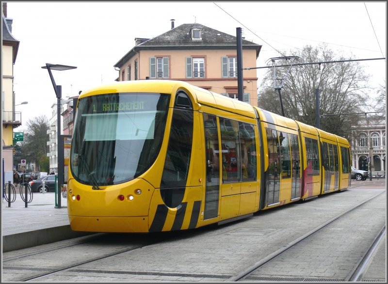 Neues Citadis Tram in der Innenstadt von Mulhouse. Das wr mein heutiger Nahverkehrsbeitrag. (08.04.2008)
