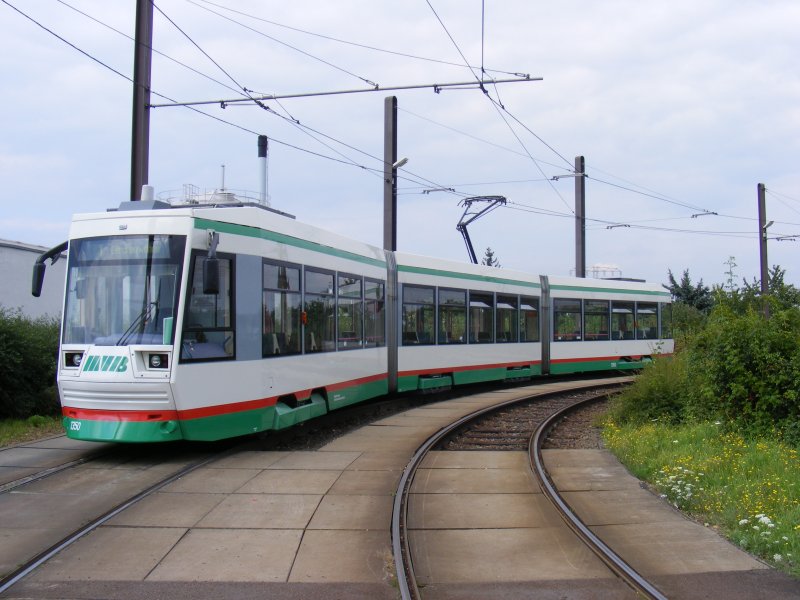 NGT8D 1350 der Magdeburger Verkehrsbetriebe MVB
Hier Linie 1 Endstelle Lerchenwuhne
entstanden Sommer 2007