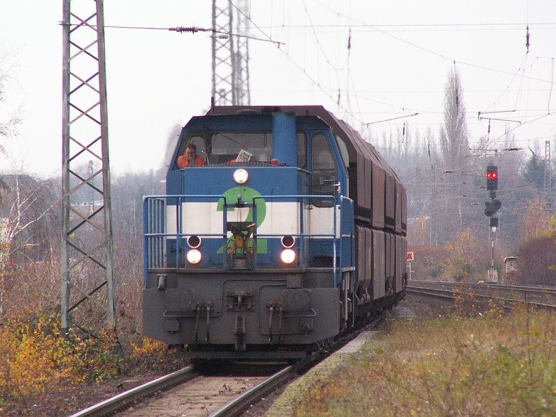 NIAG 2 fhrt durch den Moerser Bahnhof. Das Foto stammt vom 21.11.2007