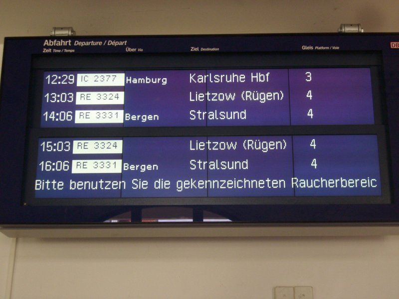 Nicht gerade viel los ist am 09.August 2009 auf dem Zugzielanzeiger im Bahnhof Binz zu lesen.