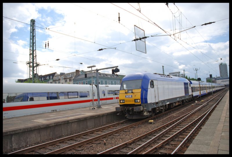 NOB 80512 F�hrt Von Hamburg-Altona Nach Westerland(Sylt)Die Fahrzeit Betr�gt 3 STD.Gezogen Von Der 2000-03