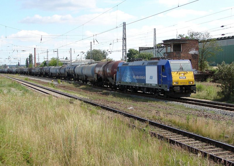 NOB (Connex) 146 519-4 macht sich auf dem Weg zum Rostocker Seehafen. Aufgenommen am 14.7.06 in Gstrow