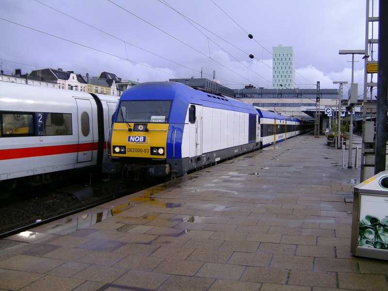 NOB DE 2000-03 wartet am 16.10.2008 in Hamburg - Altona auf die Ausfahrt nach Westerland.