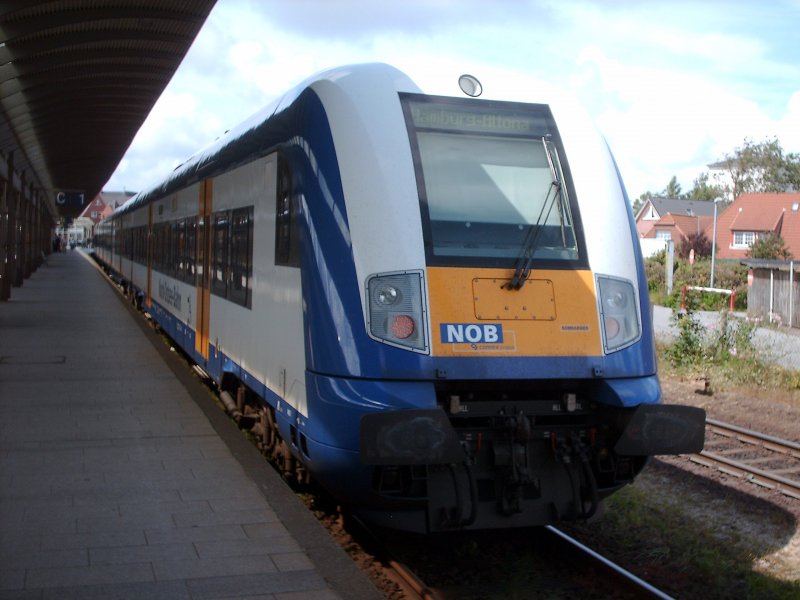 NOB Steuerwagen 70 00 80-75 003 der Bauart Bpmbdfa als NOB 80525 nach Hamburg Altona �ber Klanxb�ll, Nieb�ll, Husum, Heide, Itzehoe und Elmshorn.
