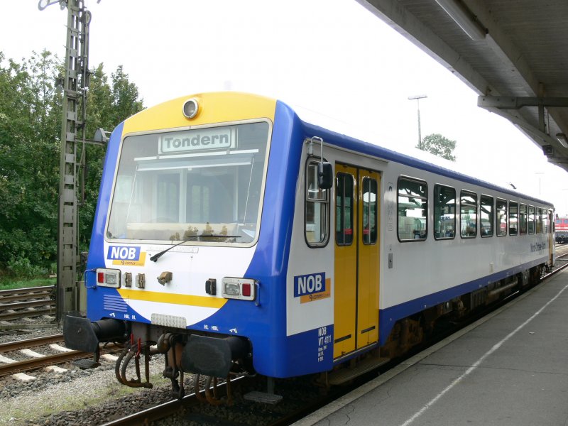 NOB VT411 des Typs NE81 am 05.09.08 im Bahnhof Nieb�ll.Normalerweise bef�hrt er nur die Strecke Nieb�ll-Tondern.Fr�her war der VT auf der WEG Strohg�ubahn Korntal-Weissach beheimatet.
