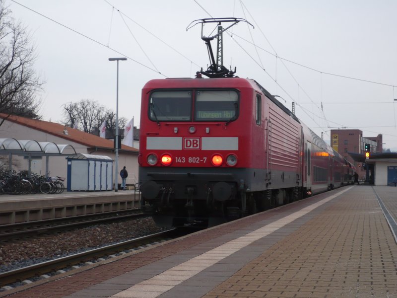 Noch ein kurzes Stckchen, dann hat die Neckar Alb Bahn ihr Ziel erreicht. (Stuttgart - Tbingen); Halt in Reutlingen Hbf; (26.02.09)