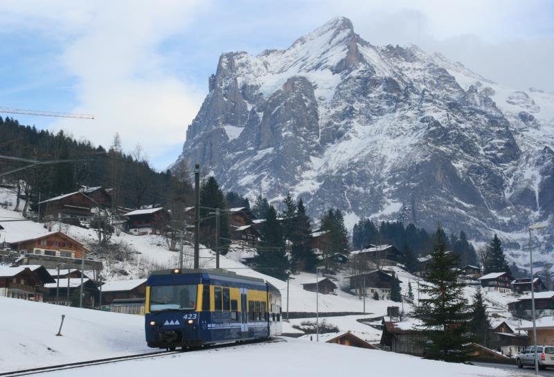 Noch einmal das Panorama mit dem Wetterhorn. Diesmal mit ABt 423; 16.12.2008