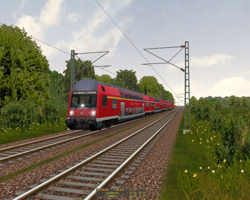 Noch hat die Dostos-Einheit ihr Ziel Nauen nicht erreicht. Berlin liegt aber nicht mehr weit entfernt. Hier eine Ex-DR Dostos Einheit als RB14, geschoben von einer Cottbuser 143, als RB 14 von Senftenberg nach Nauen kommend vor Berlin.