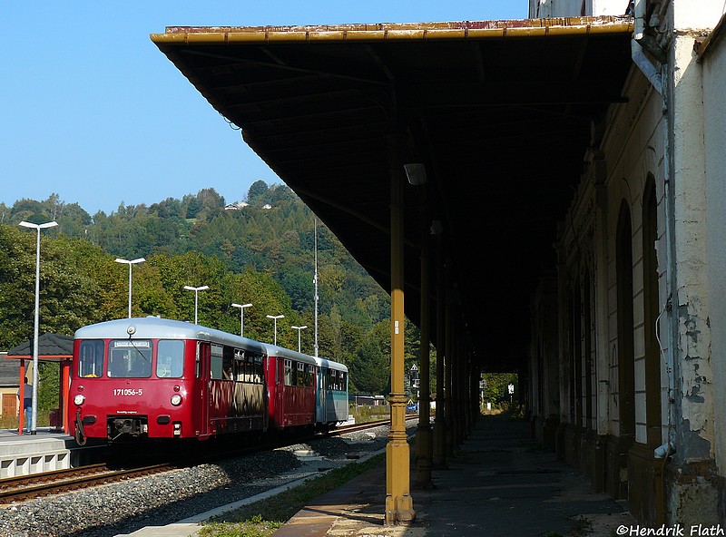 Noch steht die ehem. Bahnsteigberdachung im unteren Bahnhof von Annaberg Buchholz. Aufgenommen am 20.09.2009