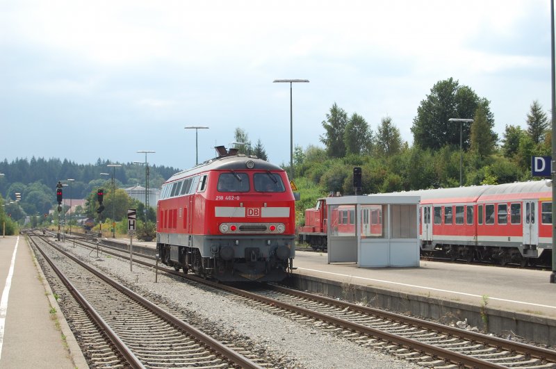 Nochmal die 218 462-0 am 21.8.2009 in Kempten beim Rangieren.