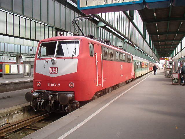 Nochmals eine BR 111 im Hbf Stuttgrat grundlage der Fotomontage 