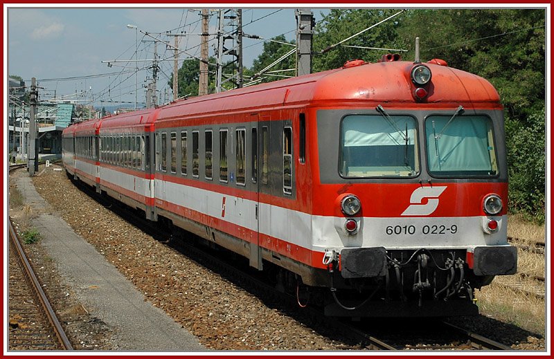 Nochmals IC 559  Stadt Bruck an der Mur  diesmal mit Stuerwagen 6010 022 voraus von Wien auf dem Weg nach Graz am 24.7.2006 bei der Durchfahrt in Wien-Liesing.