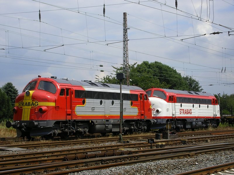 NOHAB-GM (links M1125,rechts M1142) der Fa. STRABAG,abgestellt in
Dortmund Mengede.(13.07.2008)