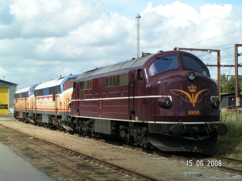 Nohab-Paradies Padborg: MX 1006 der CFL cargo Danmark am 15.06.2008 im dnischen Grenzbahnhof mit M9 und M 11 der Nordjyske Jernbaner.