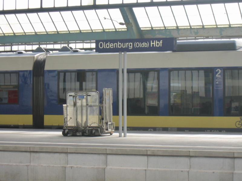 NordWestBahn nach Wilhelmshaven in Oldenburg Hbf.