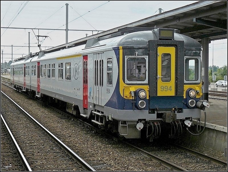 Normalerweise sind die Cityrail in der Groregion Brssel anzutreffen, aber am 21.06.08 stand der Triebzug 994 zur Abfahrt im Bahnhof von Arlon bereit. (Hans)