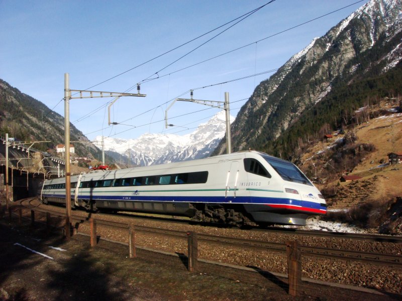 Notschlachtung dieses ETR 470 in der Wattingerkurve bei Wassen am 24.01.2008