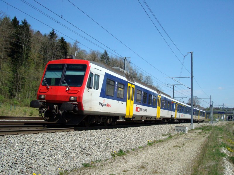 NPZ mit Steuerwagen der Region Alps (!) als Regio nach Langenthal am 26.04.2008 bei Roggwil-Wynau