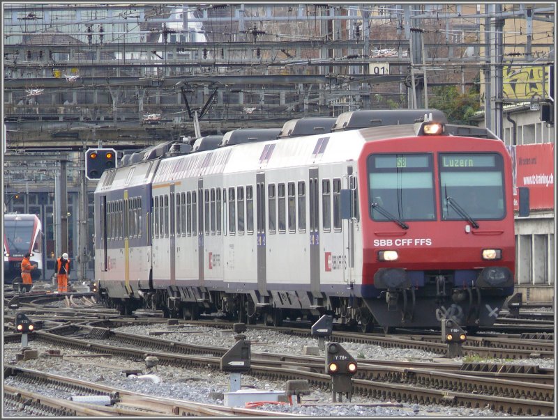 NPZ RBDe 560 Pendel mit AB und Bt ex Thurbo/Mittelthurgaubahn fhrt in Luzern ein. (13.11.2007)