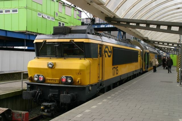 NS 1715 in Amsterdam-Central; 04.03.2007