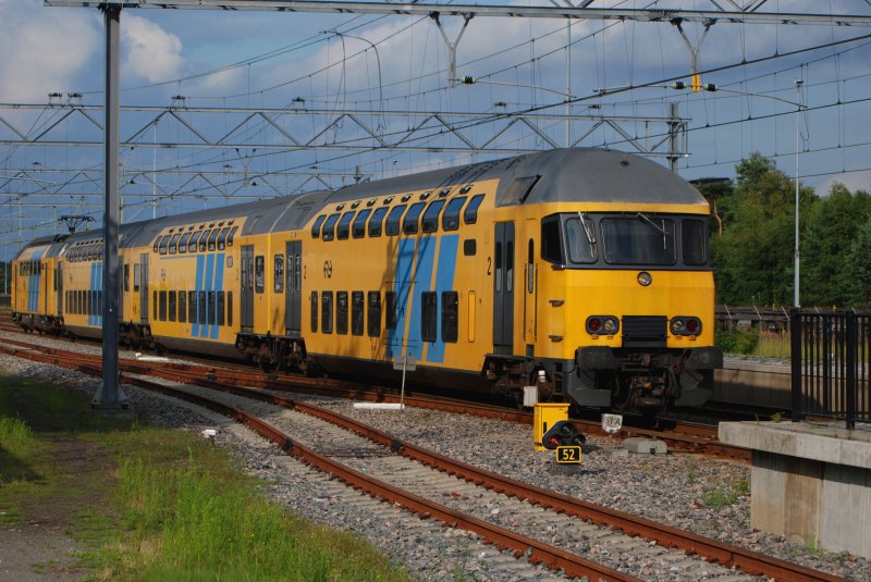 NS DD-AR 7849, regionalzug Zwolle - Utrecht im bahnhof 't Harde am 23/07/09