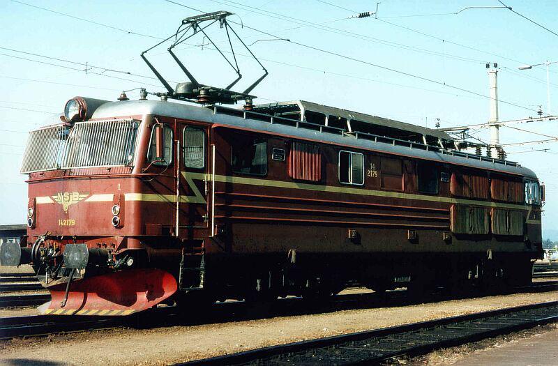 NSB El 14.2179 wartet im Sommer 1982 in Hamar auf ihren nchsten Einsatz.