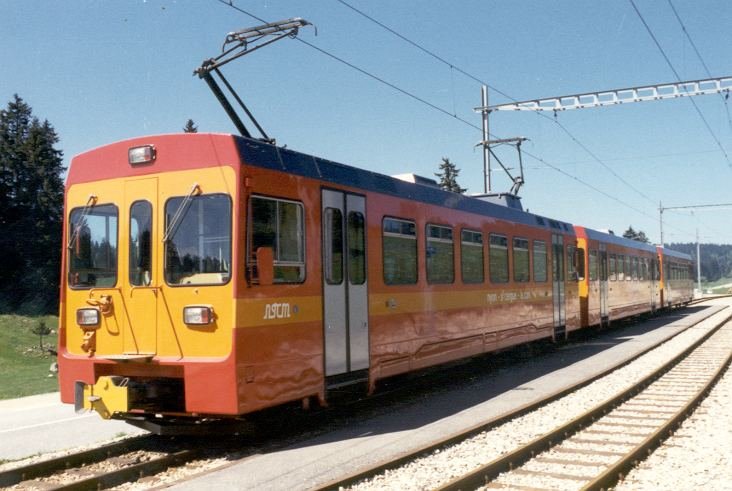 NStCM - 3 Teiliger Pendelzug mit Be 4/4 + Bt + Bt unterwegs auf der NStCM im Juni 1986 .. 