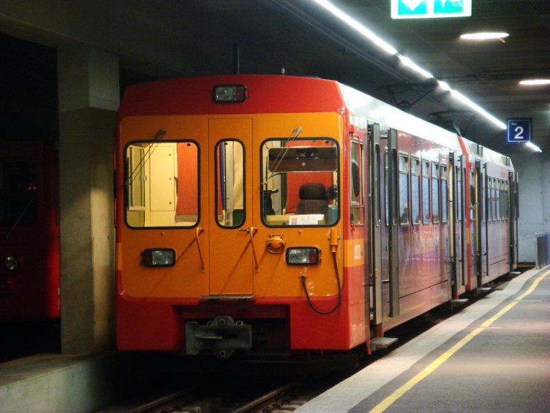 NSTCM-Pendel mit Be 4/4 201 in Nyon am 25.10.2007