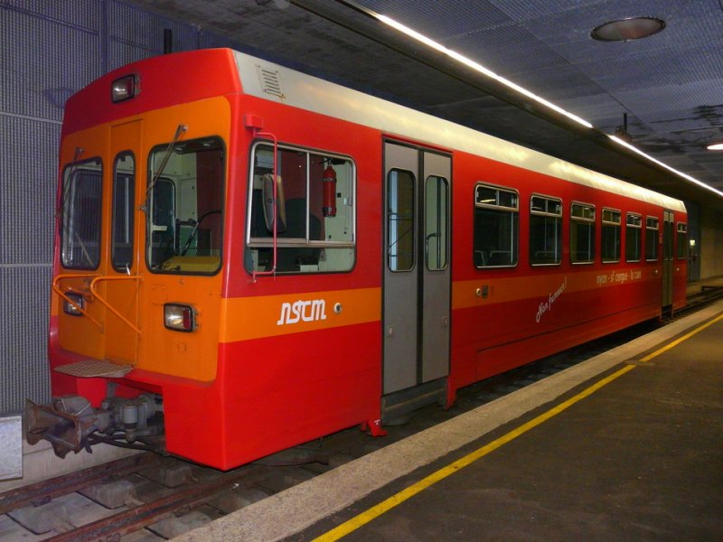 NStCM - Steuerwagen Bt 305 abgestellt im Unterirdischen Bahnhof der NStCM in Nyon am 31.12.2008