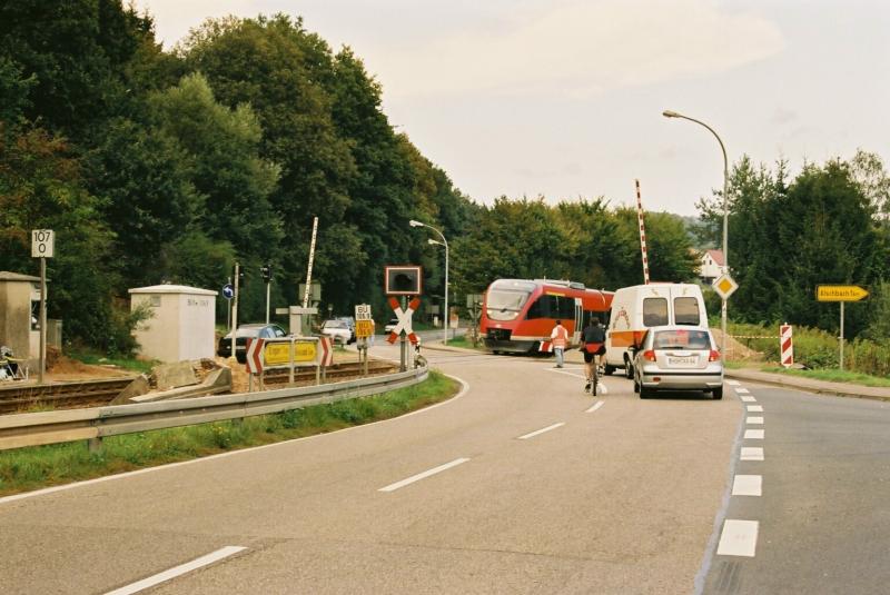 Nun ein 643 auf dem ebenfals wegen Umbau auf F abgeschalteten B IV in Lautzkirchen an der KBS 674.