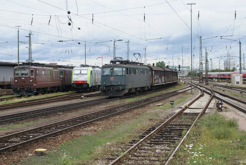 Nur wenig spter fuhr die Ae 6/6 11501 wieder zurck.