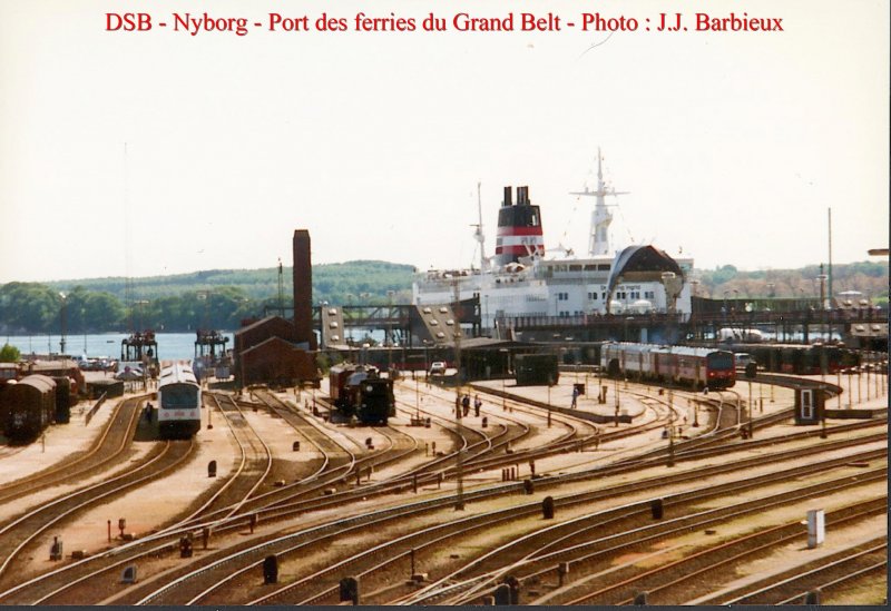 Nyborg Fhrhafen am letzten Tag : 31. Mai 1997.  In einige Stunden wird der Fhrverkehr verschwinden, Brcke und Tunnel werden die Distanz und die Zeit verkrzen...  
Foto : J.J. Barbieux