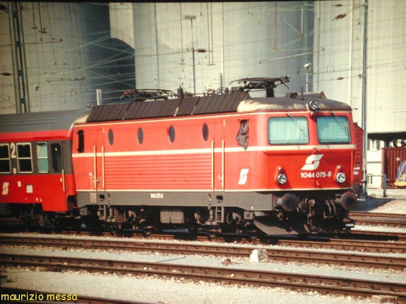 OBB 1044 075 - Buchs SBB - 08.08.1990