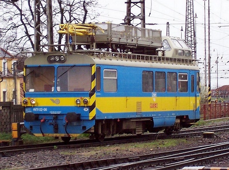 Oberleitungs-Bauzug MVTV 02-06 der ZSR am 18.03.2007 in Bratislava Hlavna Stanica (Hauptbahnhof).