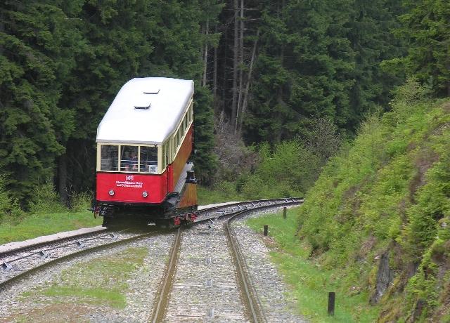 Oberwei�bacher Bergbahn im Mai 2005