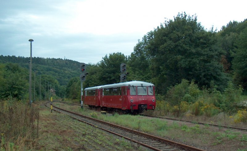 OBS 772 141-8 + 772 140-0 als DPE 99816 von Naumburg (Saale) Hbf nach Smmerda bei der Ausfahrt in Nebra. Es war die  Zwei-Lnder-Rundfahrt durch die Toskana des Ostens , veranstaltet von der IG Unstrutbahn e.V.; 07.09.2008 