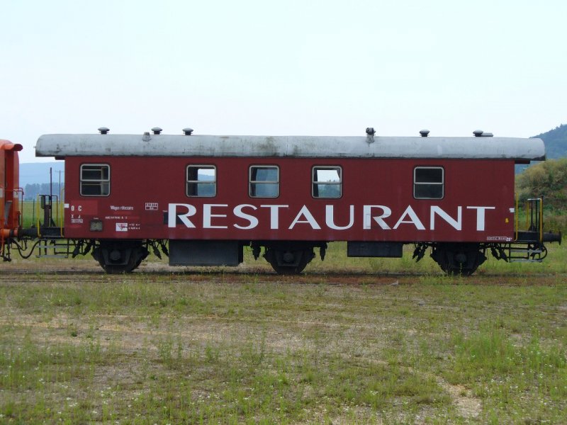 OC - Abgestellter Dienstwagen X 3 ( RESTAURANT )  im Industriegelnde Zwischen Orbe und Chavornay am 10.06.2007