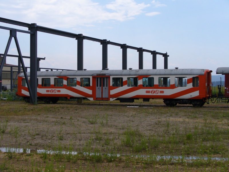 OC - Abgestellter Personenwagen B 26  im Industriegelnde Zwischen Orbe und Chavornay am 10.06.2007