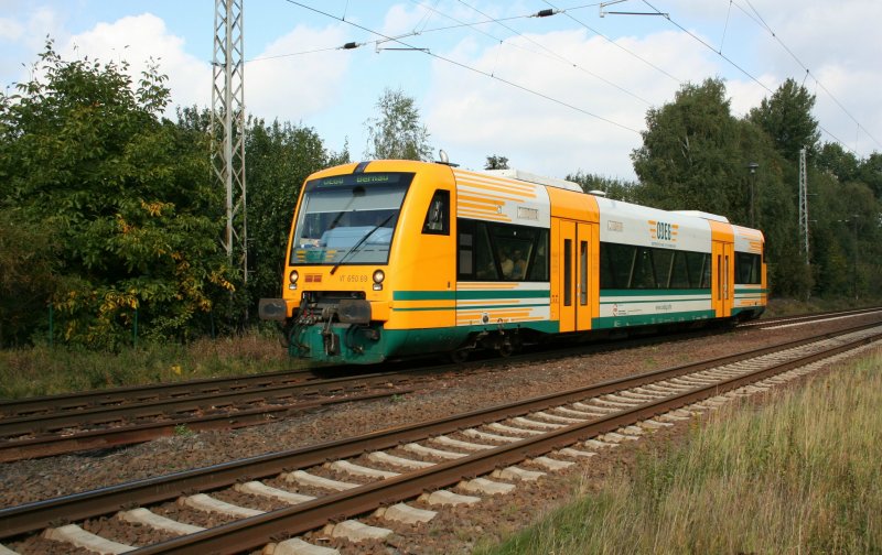 ODEG VT 650.69 am 28.9.2008 kurz vor dem Bahnhof Rdnitz.