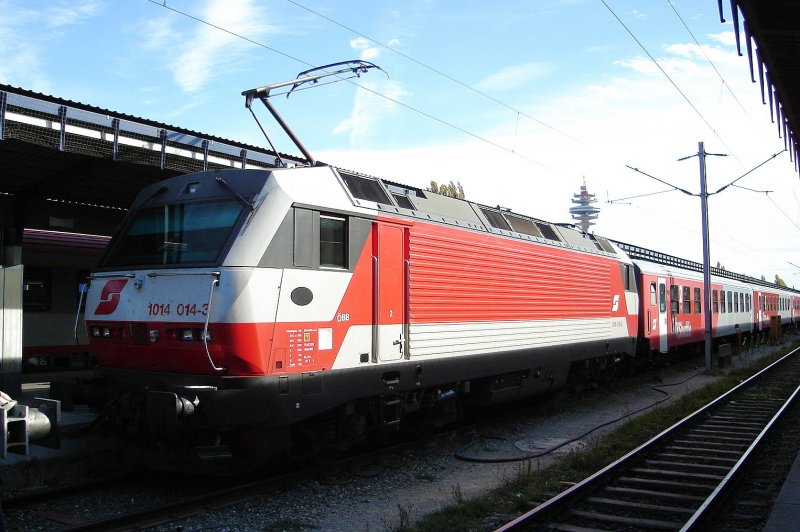 BB 1014 014-3 steht in Wien Sdbahnhof zur Abfahrt bereit. 31.10.08
