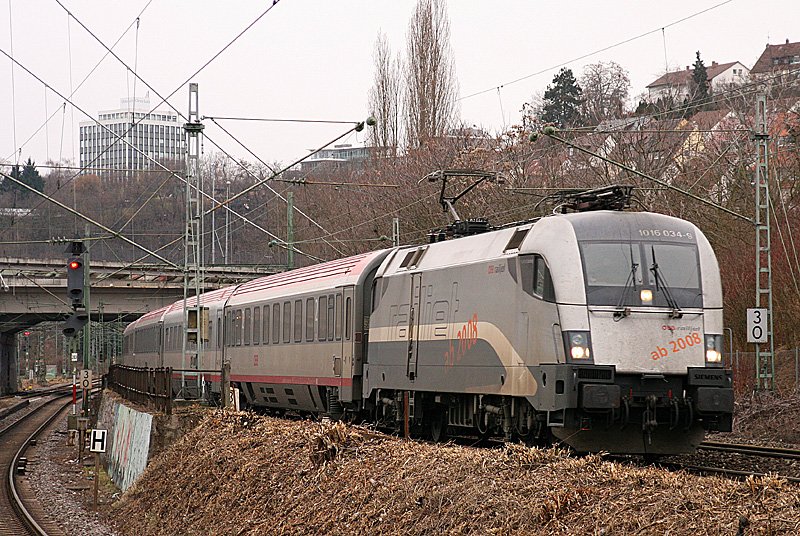 BB 1016 034-9 mit EC 113 (Frankfurt - Klagenfurt) am 05.03.09 in Stuttgart-Nord.
