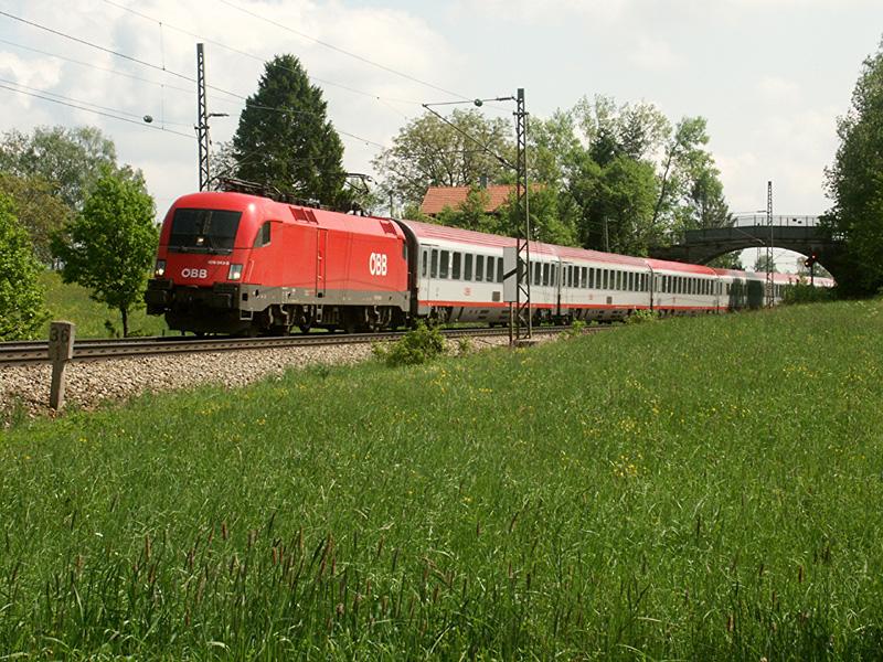 BB 1016 043-0 am 19.05.2005 mit OEC 160 (Wien - Zrich) bei bersee.