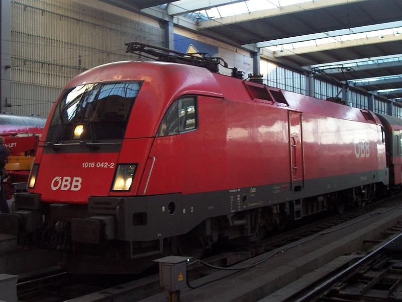 BB 1016- 062 nach der Ankunft in Mnchen aus Salzburg.