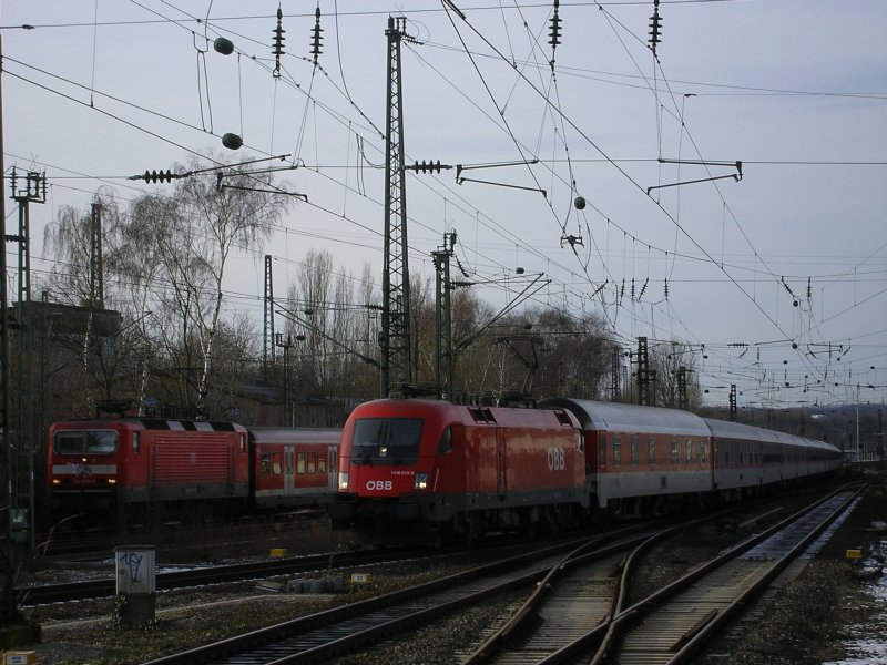 BB 1116 013-2 mit CNL 13364 +45 Wrgl-Dortmund ,Einfahrt im Bochumer Hbf.,zeitgleich mit S1 nach Dortmund Hbf.(03.02.2008)